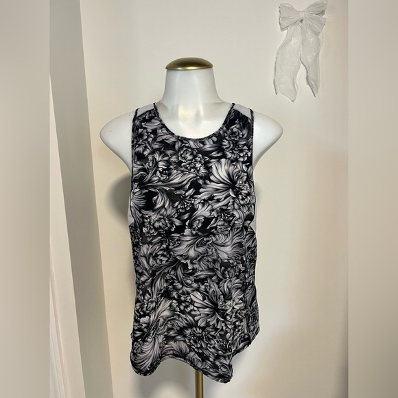 Lululemon Sculpt Tank Tie Back
Night Garden Ice Grey Black / Ice Grey - Picture 4 of 6